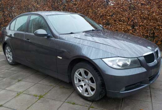 BMW 320i