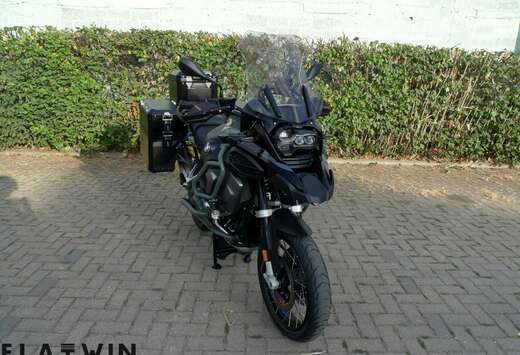 BMW Triple Black - TVA récup. - Akrapovic