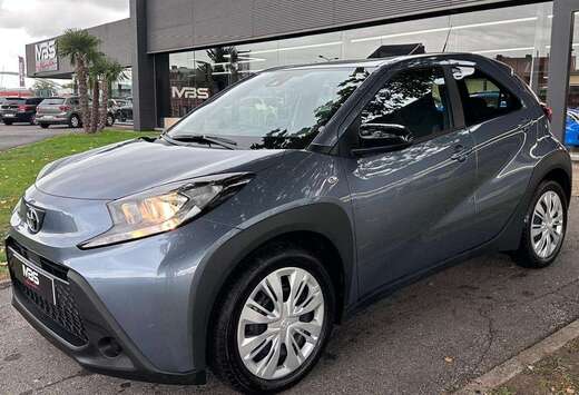 Toyota * NAVI* CRUISE* CARPLAY*  1 PROP* CAMERA* GARA ...