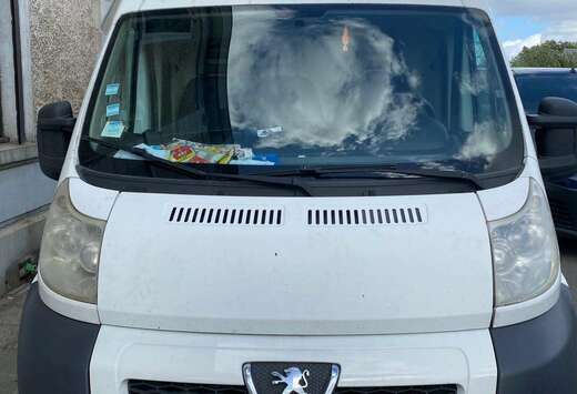 Peugeot CA 335 L3H2 2.2 HDi 120