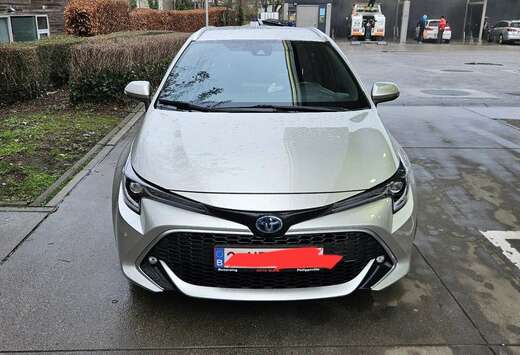Toyota Touring Sports Hybride 2 L