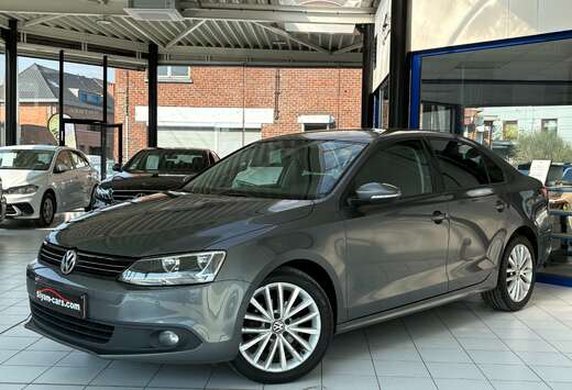 Volkswagen Jetta 1.6 TDi *GPS * PDC * JANTES * CARNET ...