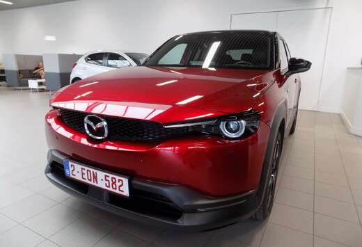 Mazda 17.8 kWh e-SKYACTIV R-EV Makoto + Premium Pack