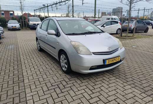 Toyota 1.5 VVT-i Tech Edition Dealer onderhouden..