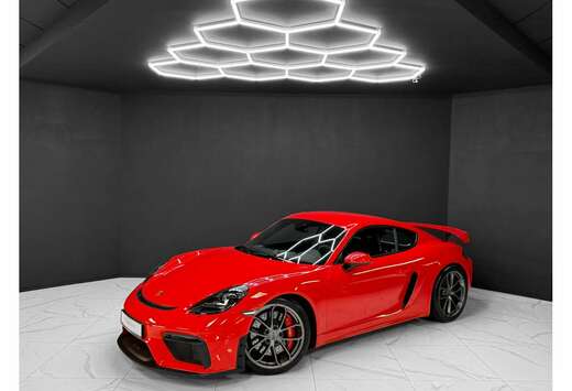 Porsche Cayman GT4