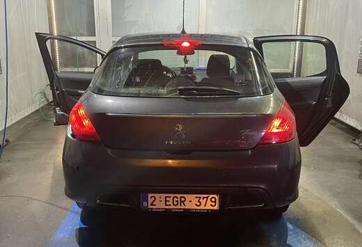 Peugeot 2.0 HDi Allure