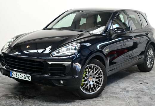Porsche Cayenne 3.0i V6 PHEV S Tiptronic S (306 kW)
