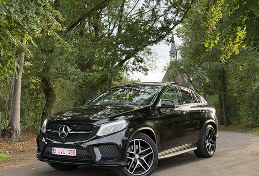 Mercedes-Benz / 43 AMG Coupé AMG 4-Matic
