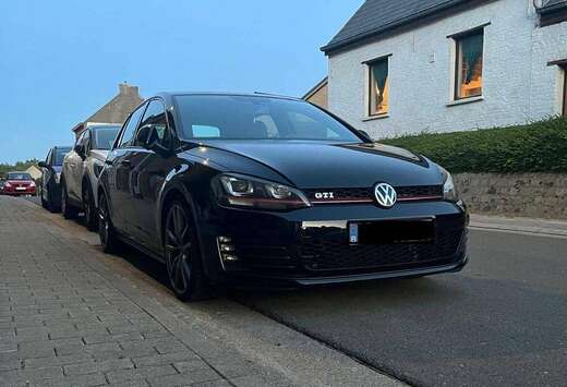 Volkswagen Golf 2.0 TSI