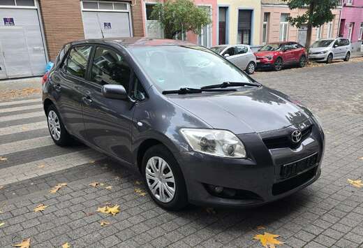 Toyota Auris 1.6i Dual VVT-i Linea Luna