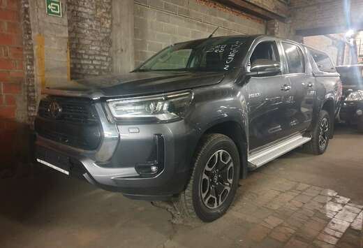 Toyota Hilux 2.8 D-4D 4WD Lounge