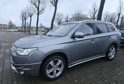 Mitsubishi Outlander 2.0i 2WD Intense