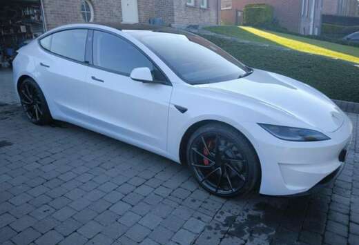 Tesla Performance Dual Motor AWD (faire offre)