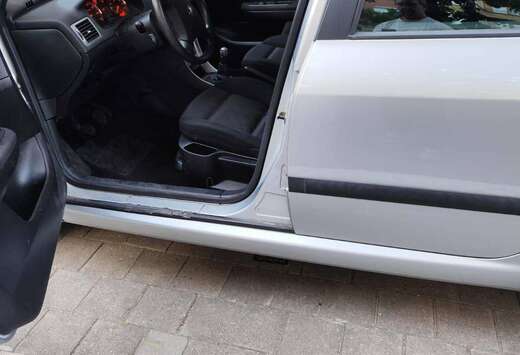 Peugeot 1.6i 16v XS