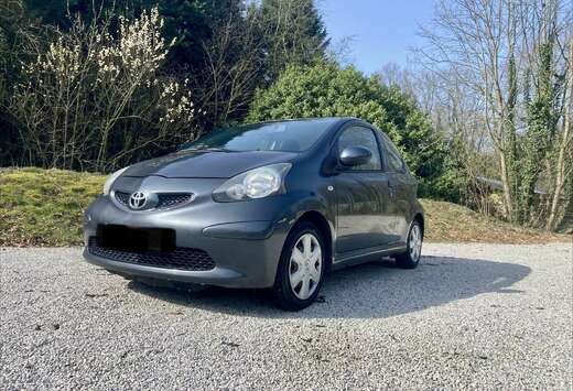 Toyota 1.0i VVT-i Sport