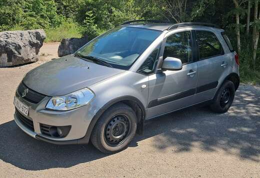 Suzuki 1.6i GLX Outdoor