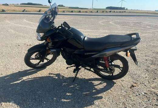 Honda CB125 F