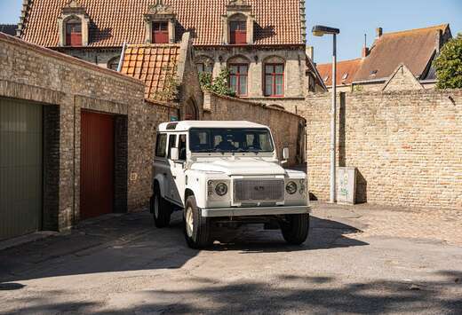 Land Rover Defender 110 Station Wagon SE