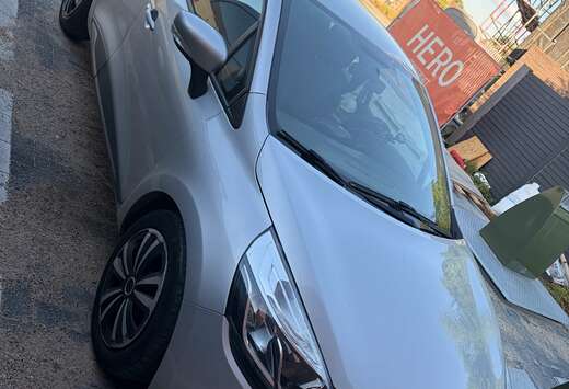 Renault 1.2i Life