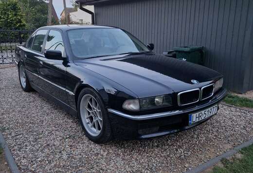 BMW 730i V8