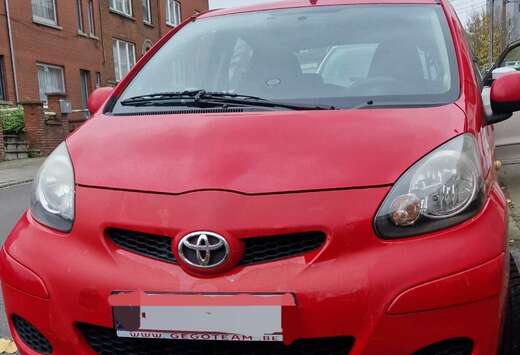 Toyota 1.0i VVT-i Car Dance