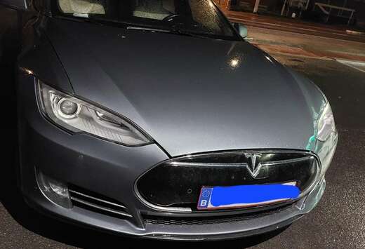 Tesla P85 Free Supercharge & internet + air suspentio ...