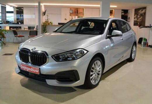 BMW 118i airco,navi,pdc,car play,garantie