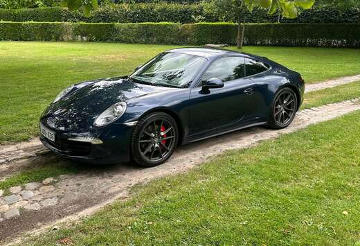 Porsche Carrera 4s