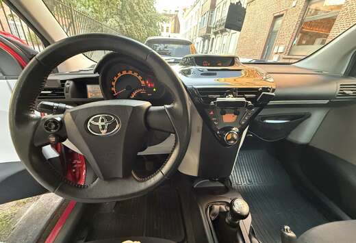 Toyota 1.0i VVT-i Comfort