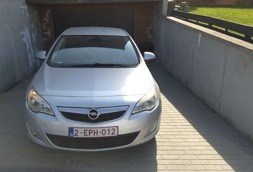 Opel 1.7 CDTi ECOTEC Cosmo DPF