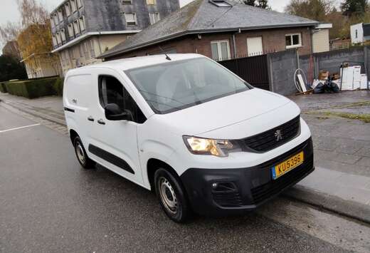 Peugeot FOURGON STANDARD 1000 KG BLUEHDI 100 S&S BVm6