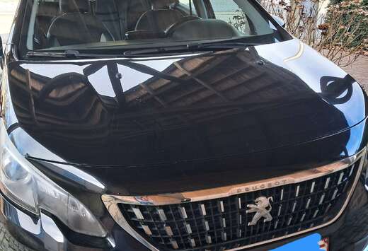 Peugeot 2008 1.2i PureTech Style