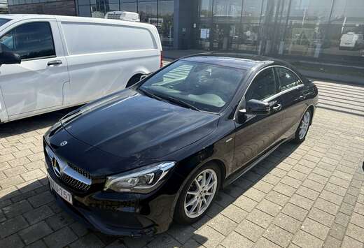 Mercedes-Benz White Art Edition