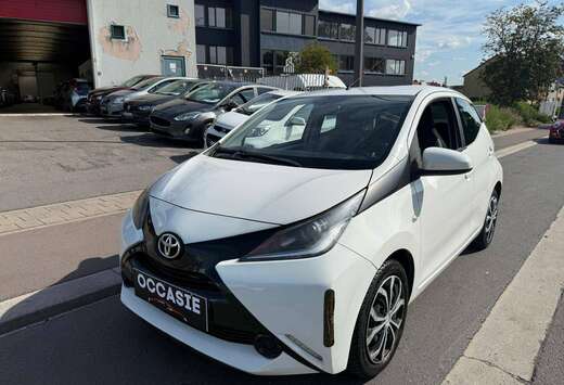 Toyota Aygo 1.0i VVT-i x-play and pack x-music