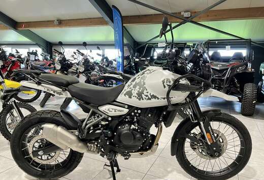 450  Kamet  White