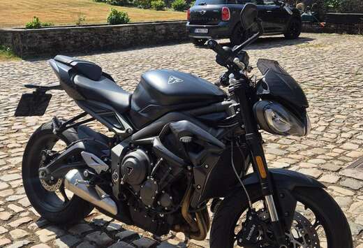 Triumph R