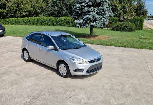 Ford 1.6i Trend boite Automatique
