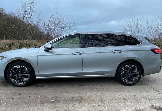 Volkswagen Passat Variant 1.5 eTSI Elegance Business  ...