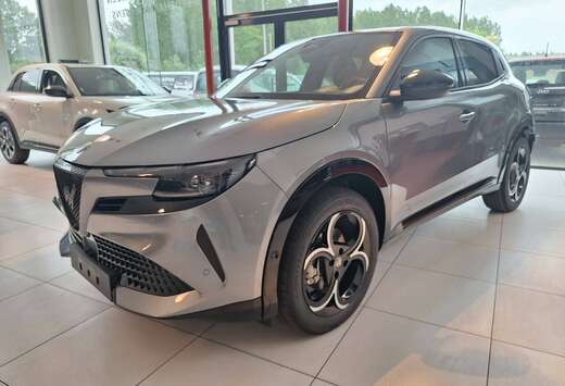 Alfa Romeo Junior 1.2 Turbo Hybrid Ibrida Ti Ti