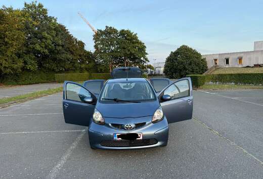 Toyota 1.0i VVT-i Blue