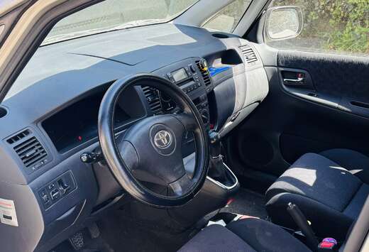 Toyota 1.6i VVT-i 16v Linea Luna