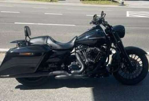 Special Moteur 114 Full Black 05/2020