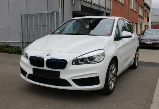 BMW Active Tourer PHEV 225XE+4X4+CAMERA+TOIT PANO