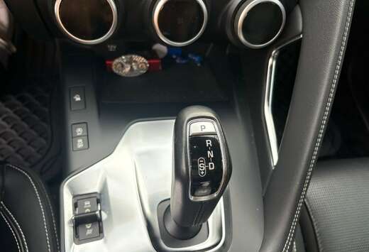 Jaguar 2.0 T MHEV AWD P200 SE