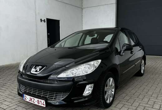 Peugeot 1.6 Benzine/Automaat/Navi/Sensoren/Pano