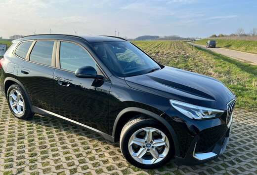 BMW iX1  xDrive30 + SET winterbanden