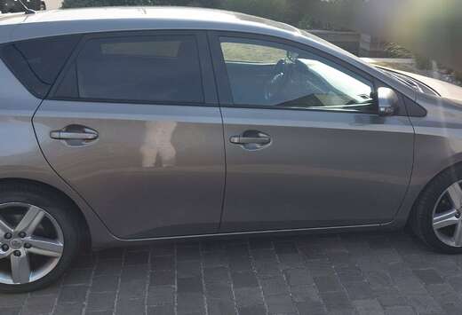 Toyota Auris 1.33i VVT-i Active