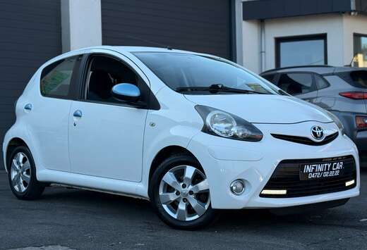 Toyota Aygo 1.0i Color Edition