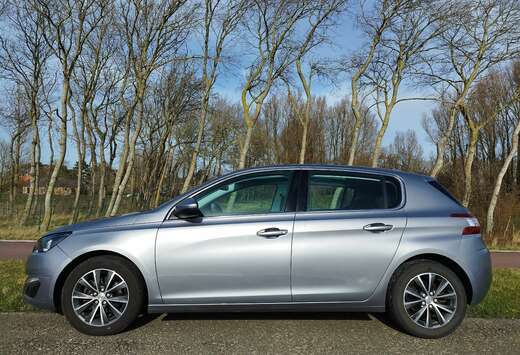 Peugeot 308 1.2 PureTech Allure STT