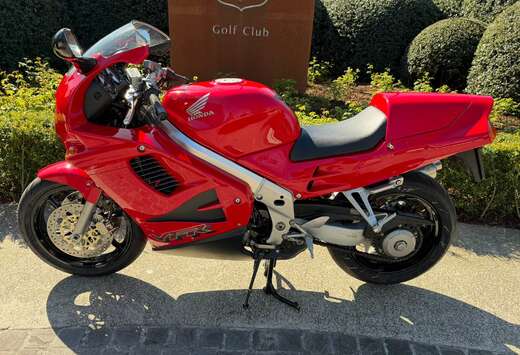 Honda RC36 II